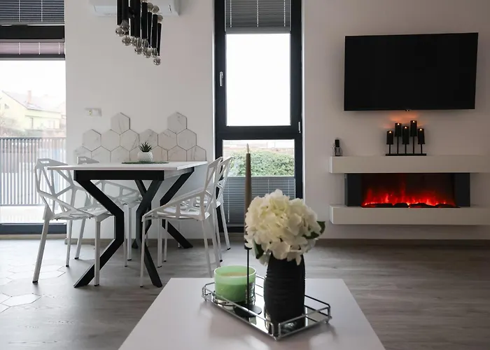 Luxury Landing 2 - Centrally Located Accomodation With Private Parking Targu Mures